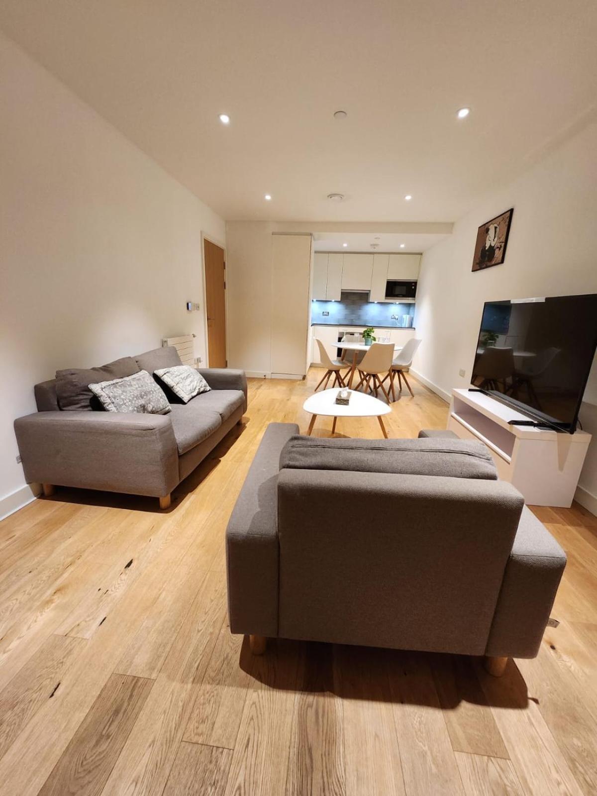 Kaf Luxury Apartment Лондон Экстерьер фото