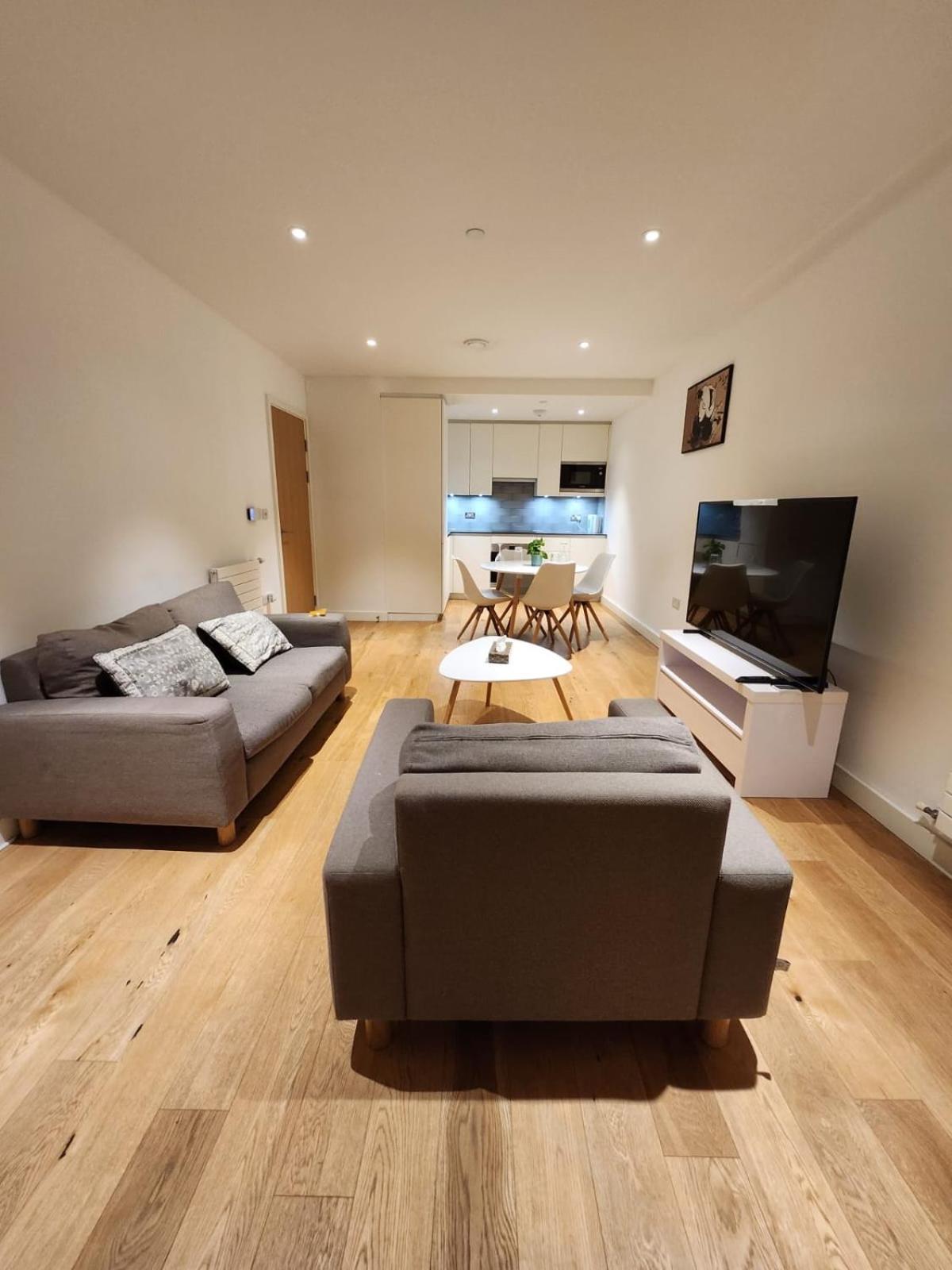 Kaf Luxury Apartment Лондон Экстерьер фото