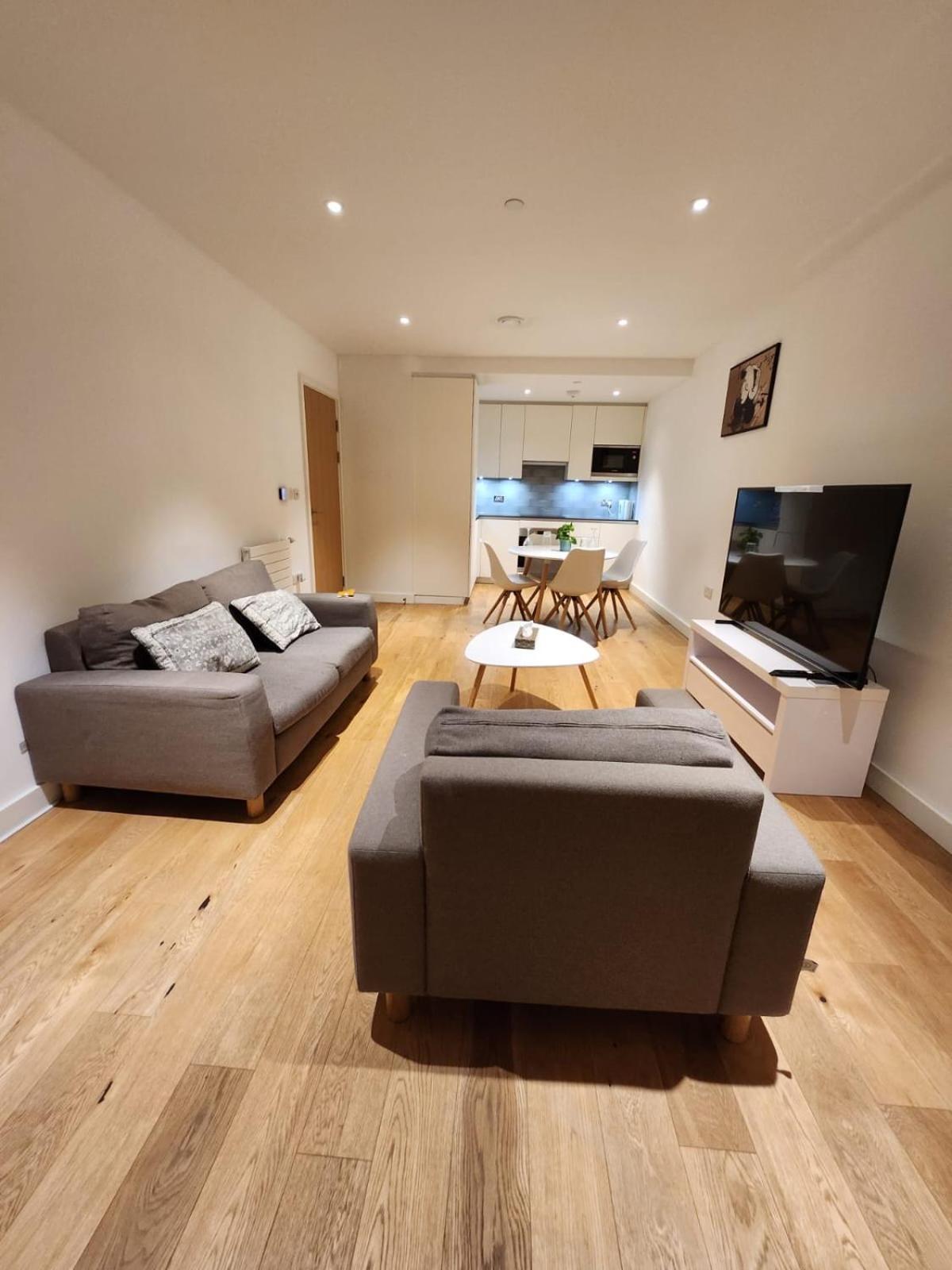 Kaf Luxury Apartment Лондон Экстерьер фото