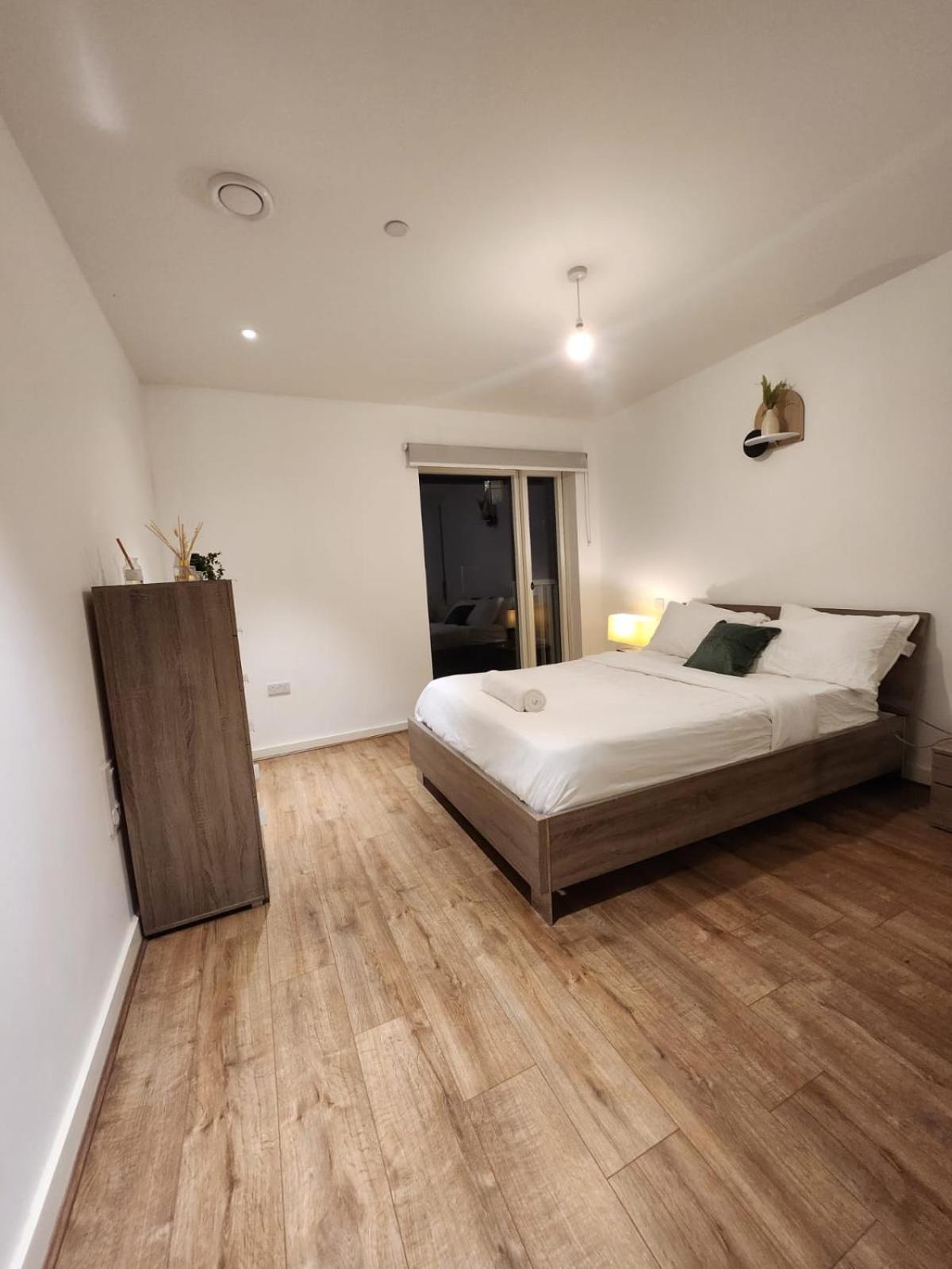 Kaf Luxury Apartment Лондон Экстерьер фото